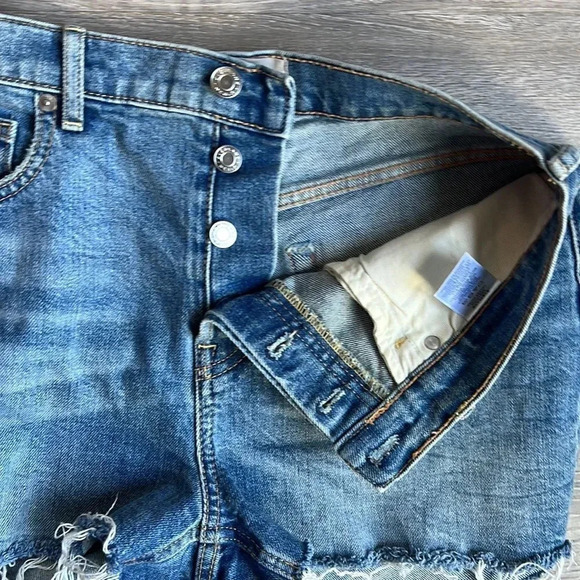 Everlane The Cheeky Denim Short - Picture 9 of 10